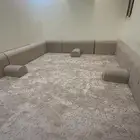 اثاث جديد مع الستاره ومخاد حق مجلسين وخمس مراكي