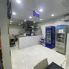 مطعم للبيع بجميع اغراضه