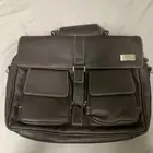 شنطه ارامكو مميزه للابتوب وللمستلزمات الشخصيه