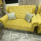 كنب للبيع مع طاولة تلفزيون