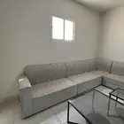 كنب طاولة مع خدمتها