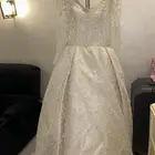 فستان زفاف مستعمل للبيع