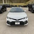 للبيع تويوتا كامري 2024 - فل كامل هايبرد - بحالة الوكاله