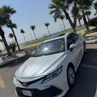 كامري 2023 فلGLE بنزين مازالت تحت الضمان والبيع سمح