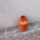 اسطوانة غاز فيه نص