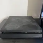 سوني 4 كويس ولا يرتفع حراره و هادي و معه اليده حقته