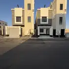 للبيع ارواف علويه بملحق وشقق ارضيه ببايكة سيارة ف حي الراقي