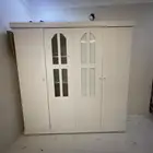 دولاب وطاوله رخام مستعمله