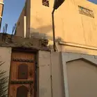 للايجار شقه علويه عزاب حي العزيزيه الحفر