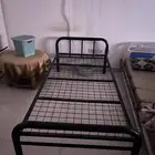 سرير حديد