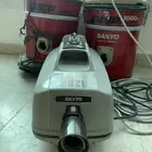 للبيع ثلاث مكانس يابانية سانيو