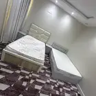 سررين نفر ونص مع مراتب مع 2كمودينه فرشه  دولاب