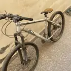 دراجه رياضيه للبيع عالسوم مقاس 26