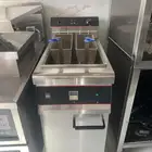 مكينة برستد شبه جديده ومكينه قلي بطاطس
