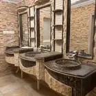 مغسله كبيره من الرخام والحجر الطبيعي