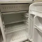 ثلاجه صغيره للبيع 300