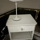 طاوله صغيره مع اضائه