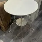 طاوله جانبيه بيضاء