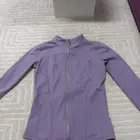 بلوزه رياضه أكمام طويله لون موف فاتح جديده مقاس لارج