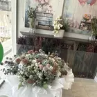 باقة عملاقة مكونة من 250 وردة صناعية