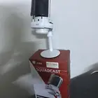 طاوله وكرسي وكيبورد ماوس ومايك خارجي