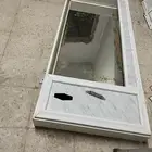 دروج تعلق بالجدار للمغاسل نظيفه