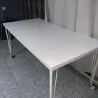 طاوله بيضاء من ايكيا بيع مستعجل