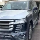 تويوتا لاندكروزر 2025 - GXR L5 فل كامل خليجي لون أسود