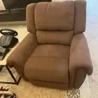 كرسي استرخاء واثنين اسره اطفال سليمه