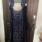 يوجد فستان سهره جميل غالي ابيعه بي اربعاميه مقاس 18كبير