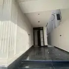 فيلا داخل حد الحرم بمصعد راكب
