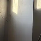 طاوله لون ابيض كبيره مترين في متر