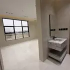 للبيع دور علوي مع سطح خاص مساحه250 م طريق المحاله ابها