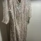 فستان أعراس تصميم خاص المقاس 2x ملبوس مرا واحده فقط