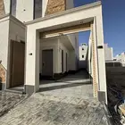 للبيع فيلا درج داخلي وشقه حي الجنادريه