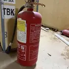 طفاية حريق كبيره وصغيرة