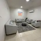شقه موثثه في فله عوايل الايجار بشهرغرفتين وصاله مطبخ4000