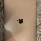 ماك بوك اير m2 256 جيجا 13 انش الشاشه الداخليه مكسوره