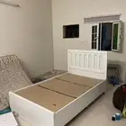 سرير للبيع بسبب النقل