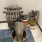 أسياخ كباب مع حوامل كباب