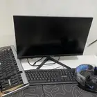 بيسي كامل بغراضه كامله بس بدون كرسي معاه 3العاب وكيبوردين