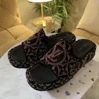 حذاء نسائي