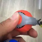 كور متحركة للقطط والأطفال