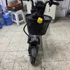 اسكوتر كهربائي البيع مع الشاحن نظيف