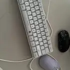 ماوس لاسلكي وكيبورد للبيع
