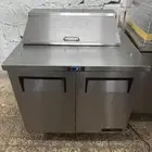 ثلاجة بيتزا