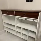 طاولات خدمه وتلفاز ومكيف للبيع