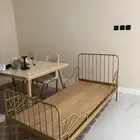 سرير للاطفال للبيع بحالة ممتازة