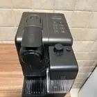 للبيع آلة قهوة نسبرسو NESPRESSO ( بحالة جيدة واستخدام خفيف