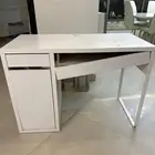 مكتب ايكيا ابيض